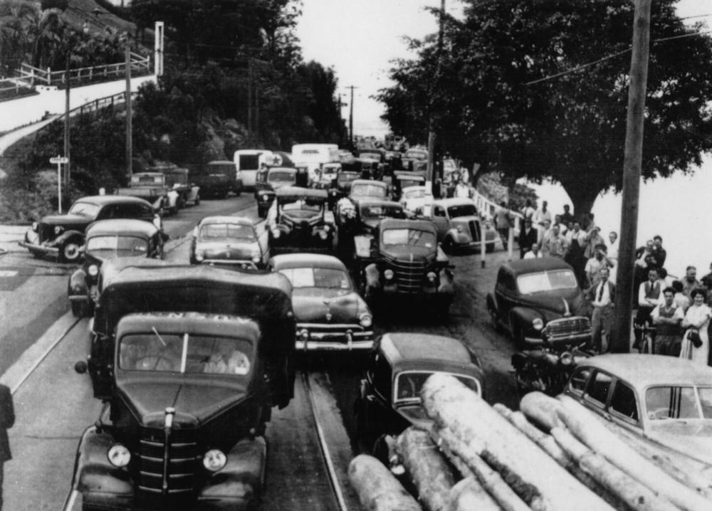 Traffic Jam on Coronation Drive, 1954