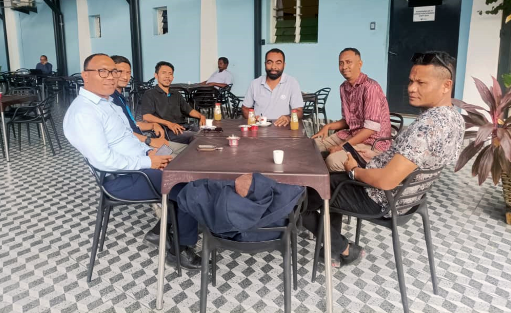 Photo of TLNOG’s first face-to-face get-together, which included Abrao Ximenes, Jemris Yeros, Salustiano Martins, Jose Dias, Nicho, and Mario Guterres.