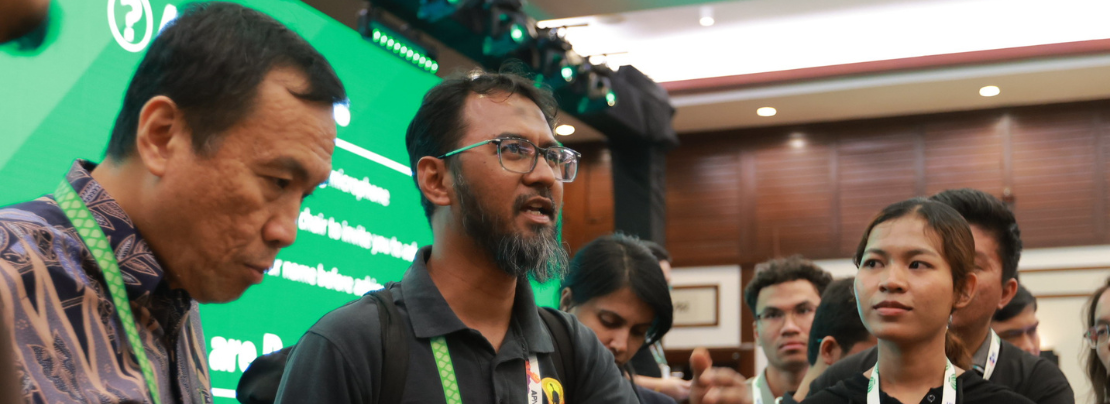 Banner image for Shape the next generation of Internet leaders as part of the 2026 APNIC Fellowship team article.